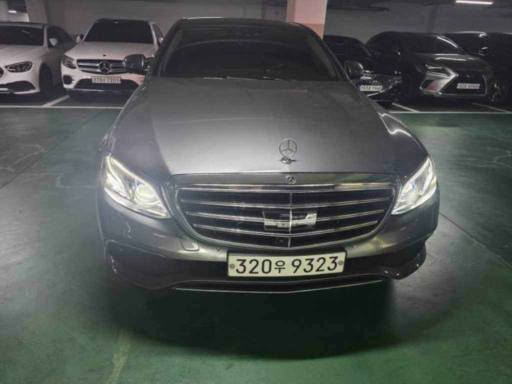 Mercedes Benz E class 2019 Gris - Importación desde Corea - HF Imports Iquique - Foto 1