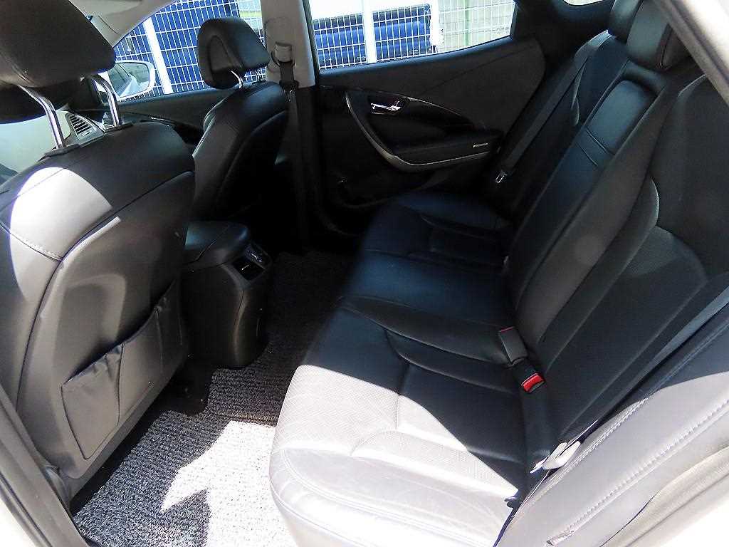 HYUNDAI Grandeur - Vista 6