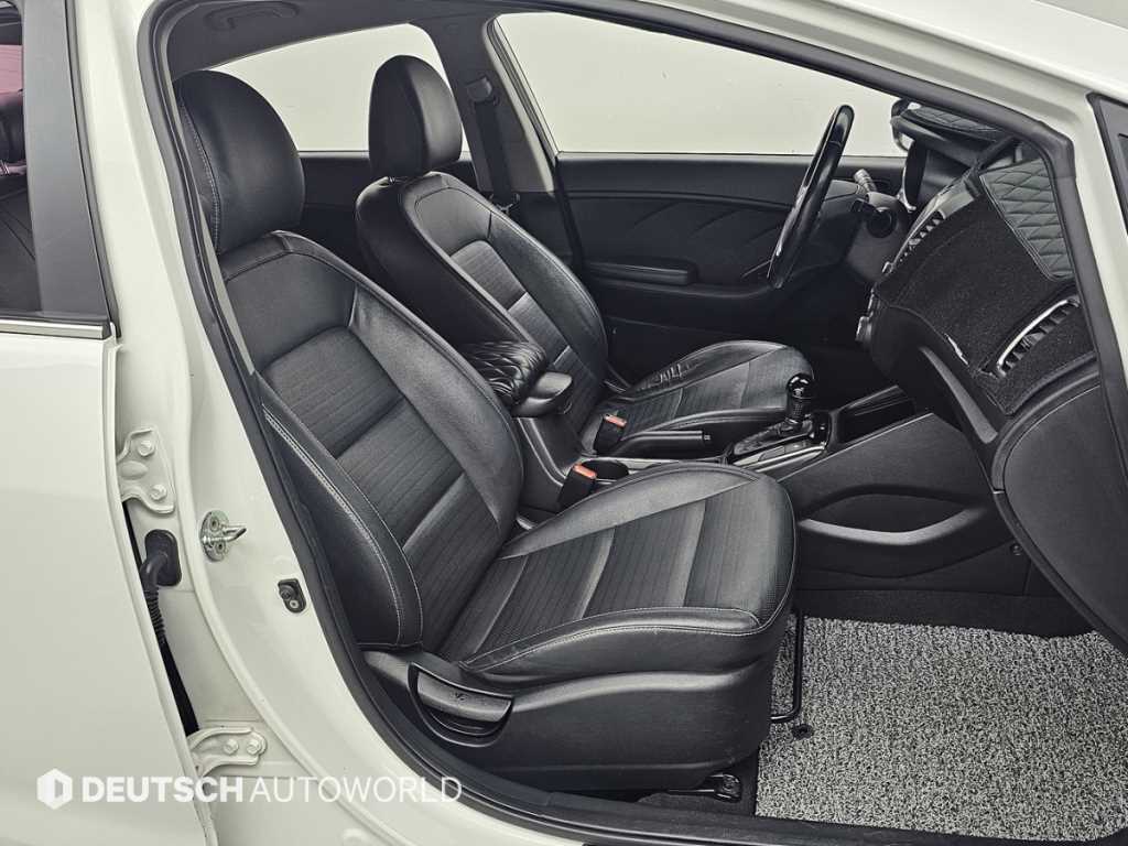 KIA K3 - Vista 10