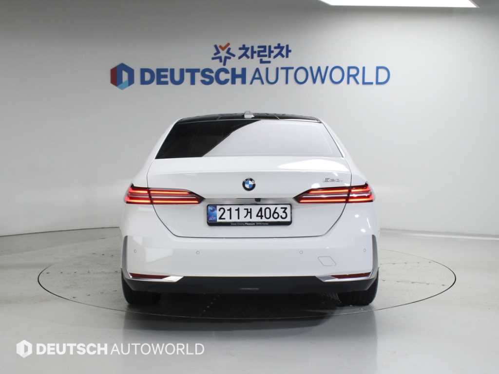 BMW 5 Series - Vista 4