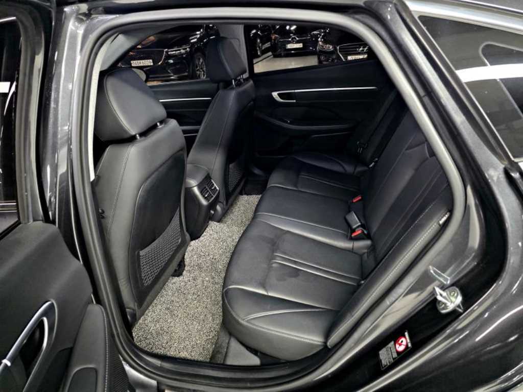 HYUNDAI Sonata - Vista 8
