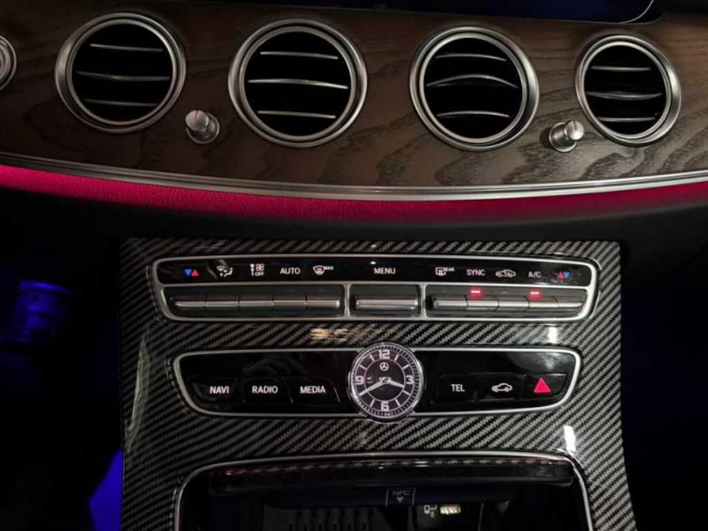 Mercedes Benz E class - Vista 12