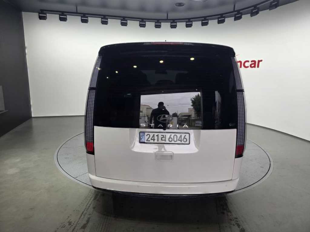 HYUNDAI Staria - Vista 3