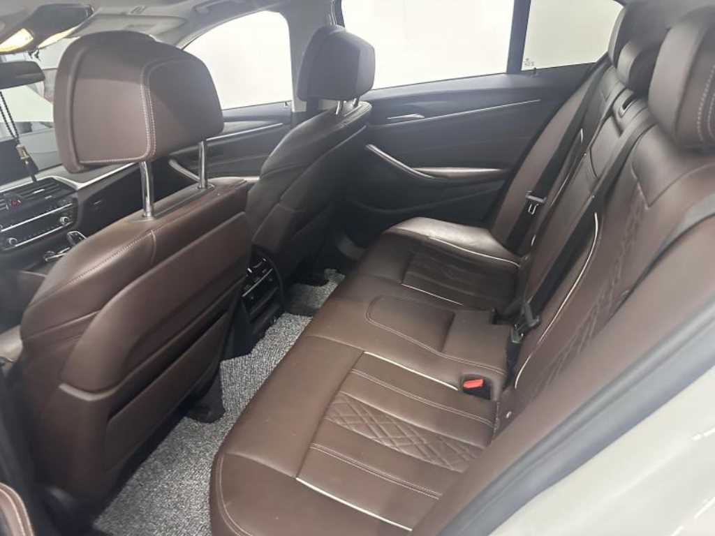 BMW 5 Series - Vista 10