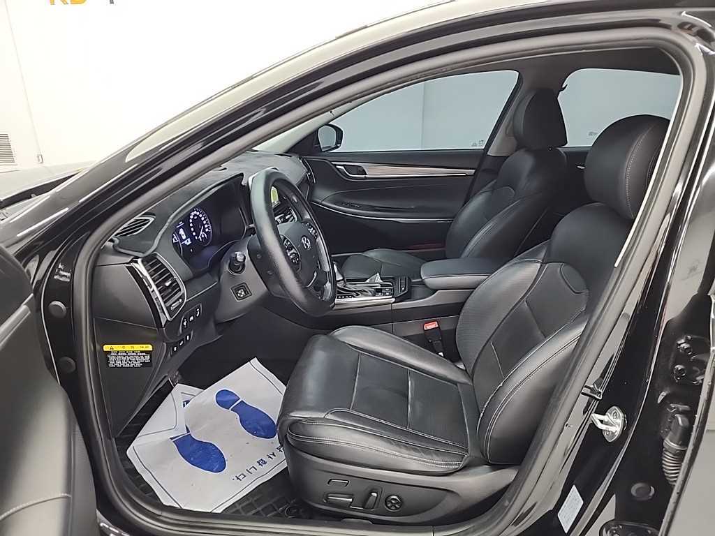 HYUNDAI Grandeur - Vista 11