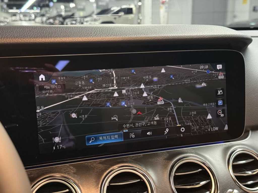 Mercedes Benz E class - Vista 12