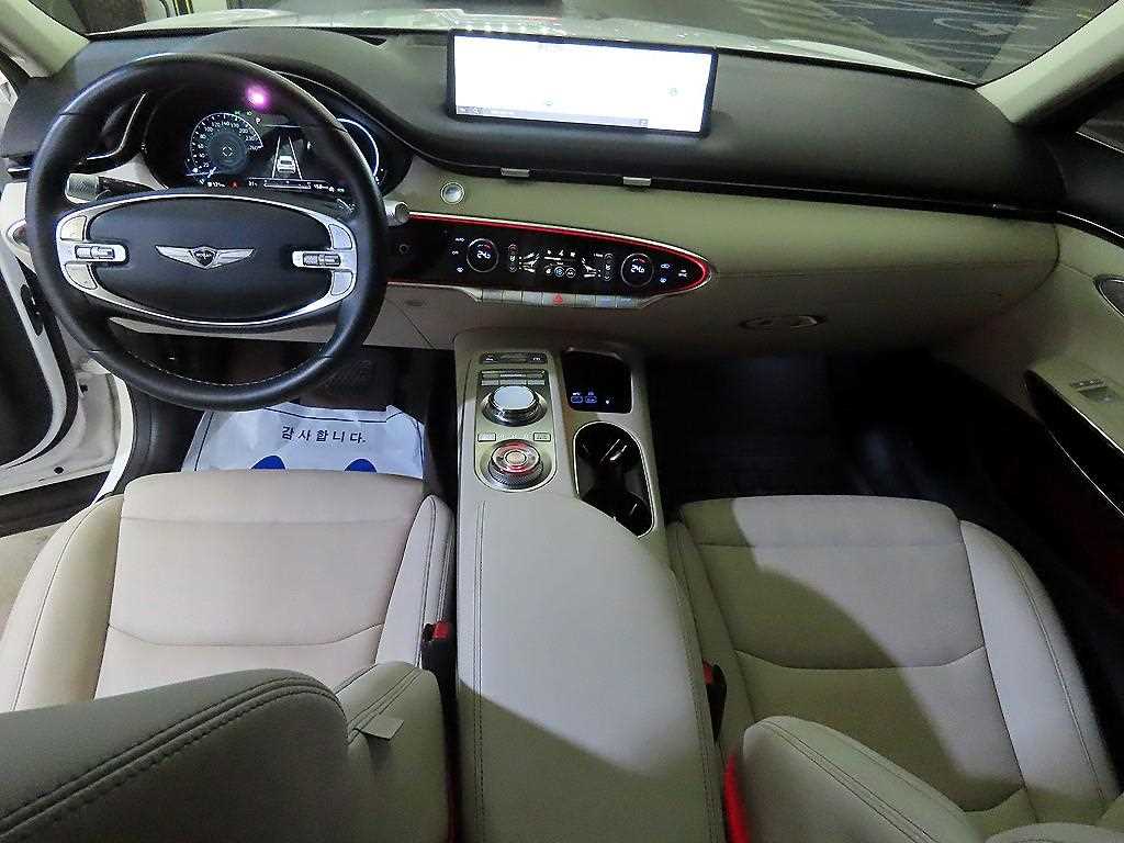 Genesis GV70 - Vista 10