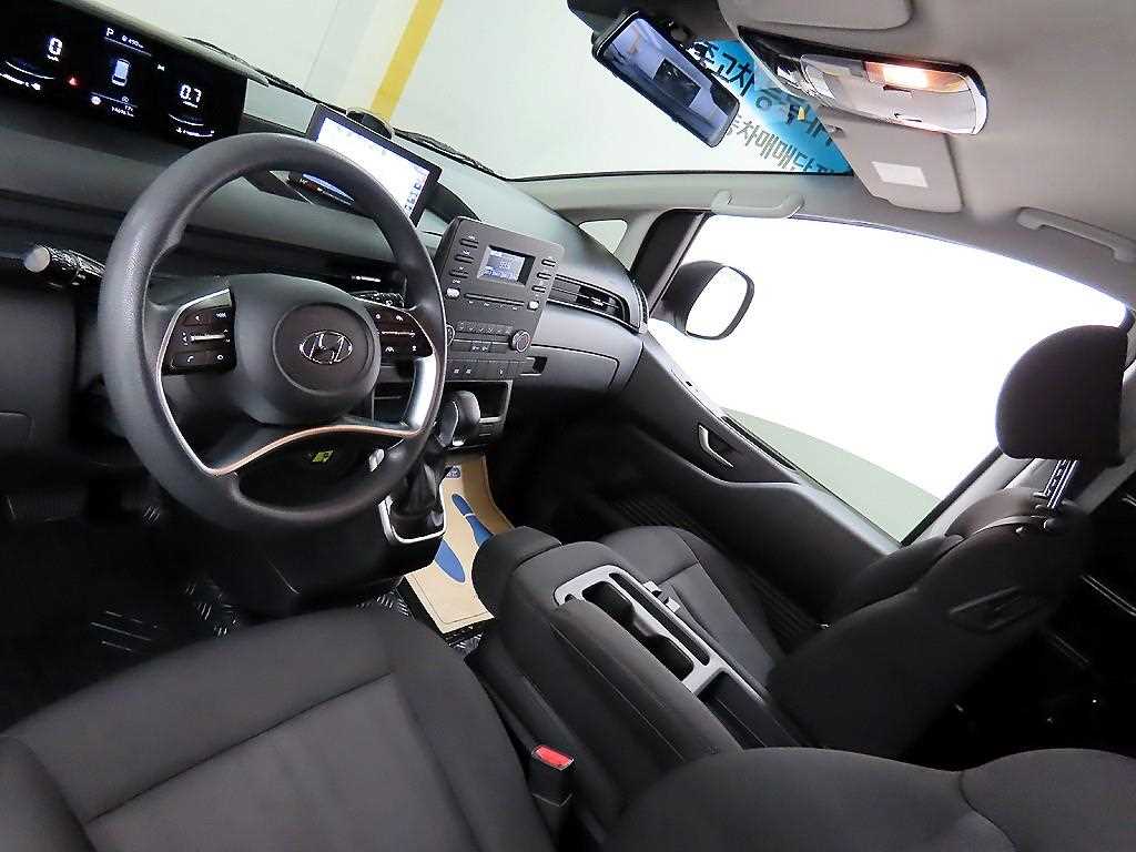 HYUNDAI Staria - Vista 7