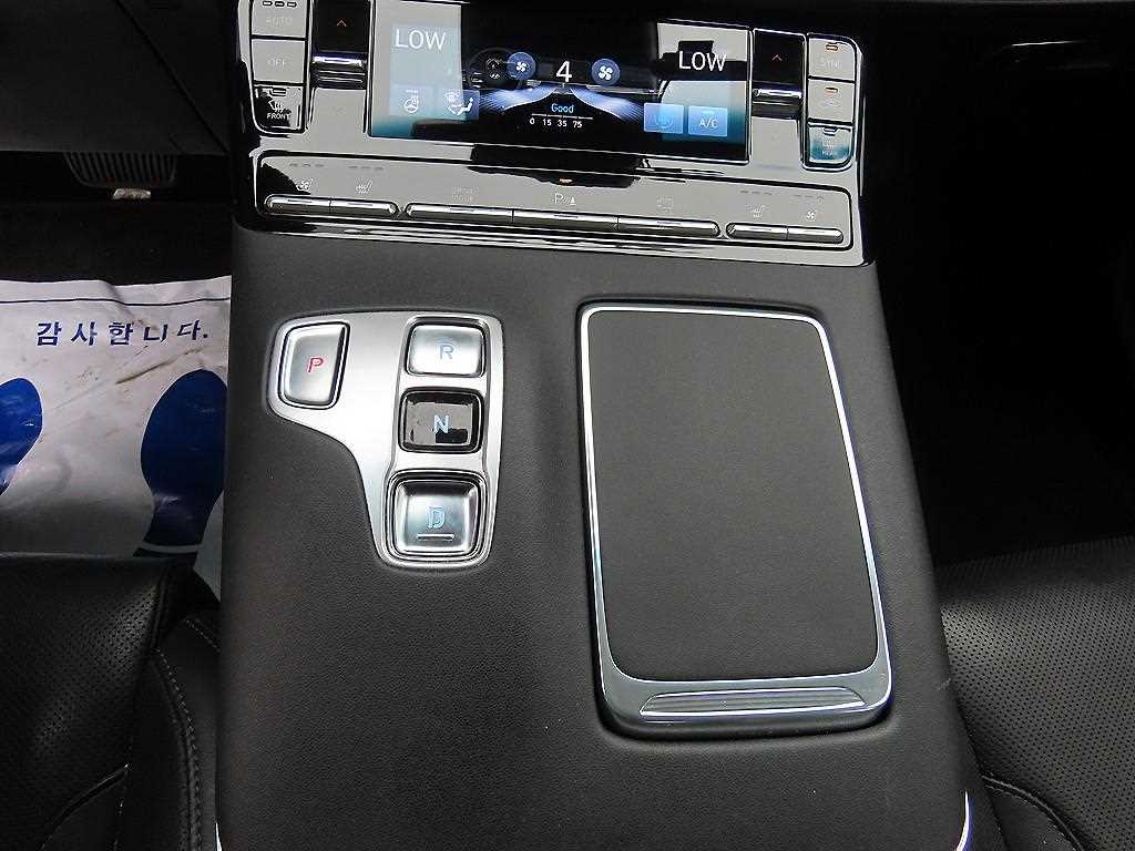 HYUNDAI Grandeur - Vista 10