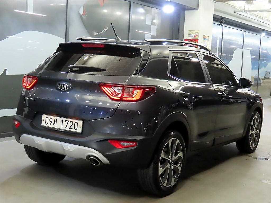 KIA Stonic - Vista 4