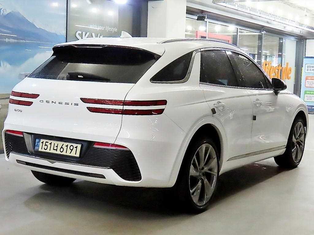 Genesis GV70 - Vista 4