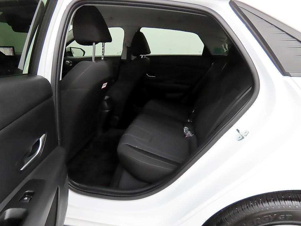 HYUNDAI Avante - Vista 6