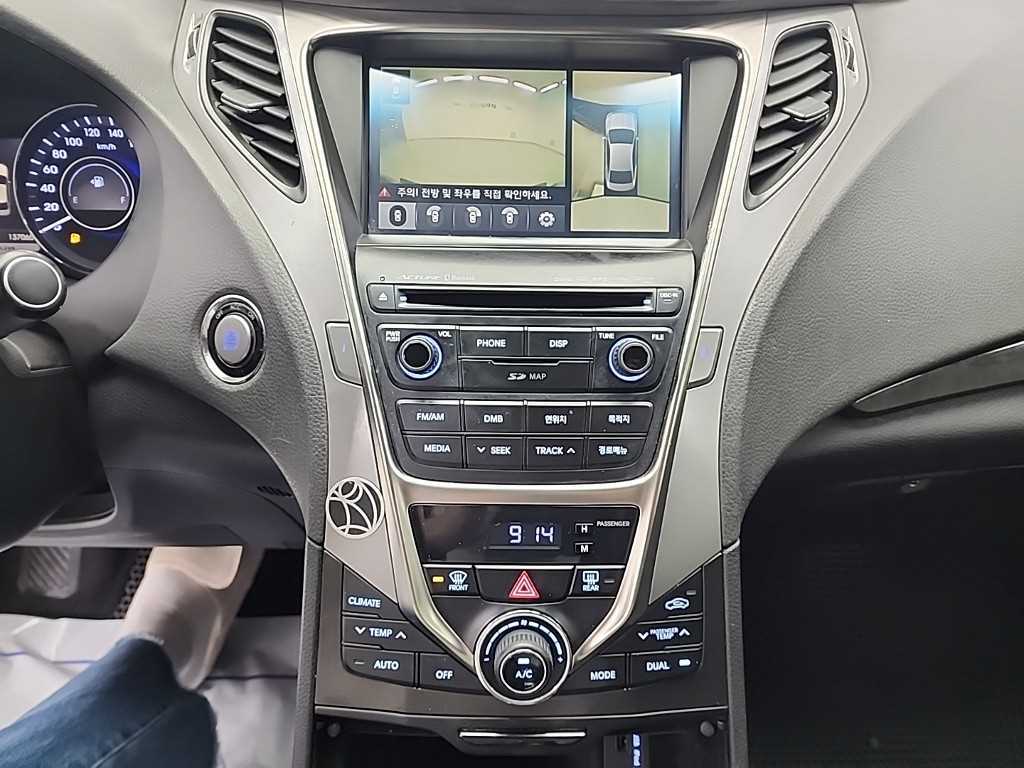 HYUNDAI Grandeur - Vista 10
