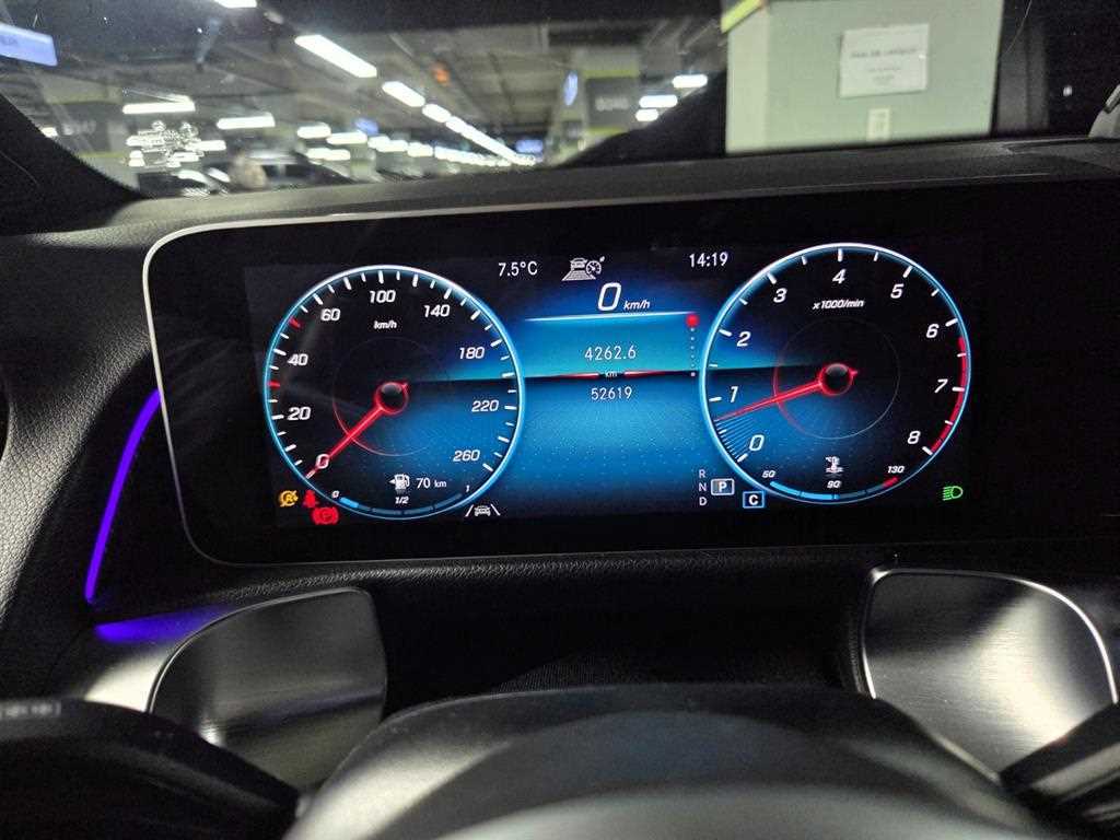 Mercedes Benz GLB Class - Vista 6