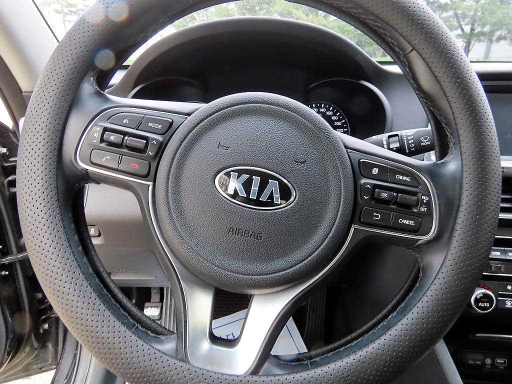 KIA K5 - Vista 8