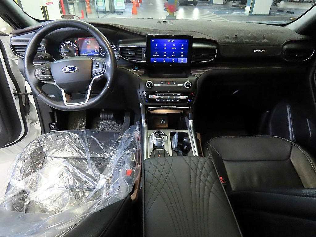Ford Explorer - Vista 10