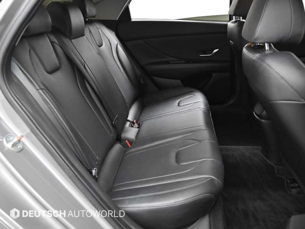HYUNDAI Avante - Vista 12