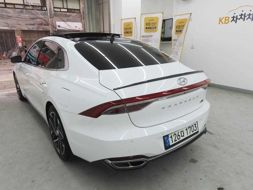 HYUNDAI Grandeur - Vista 4