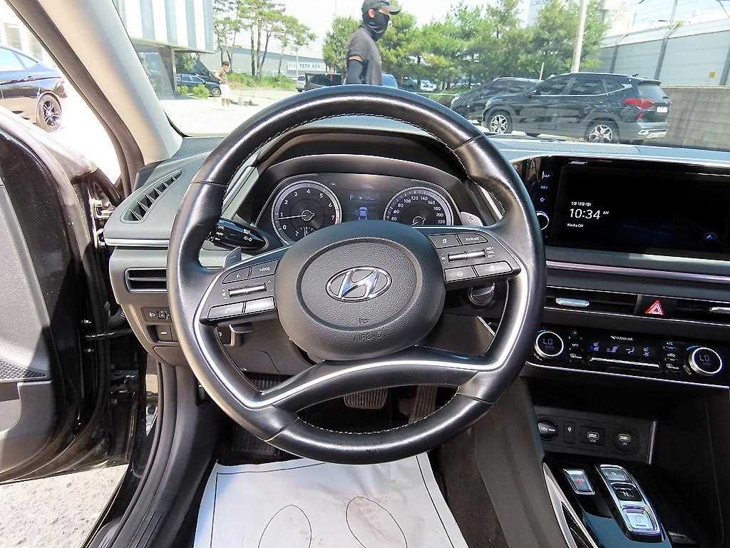 HYUNDAI Sonata - Vista 8