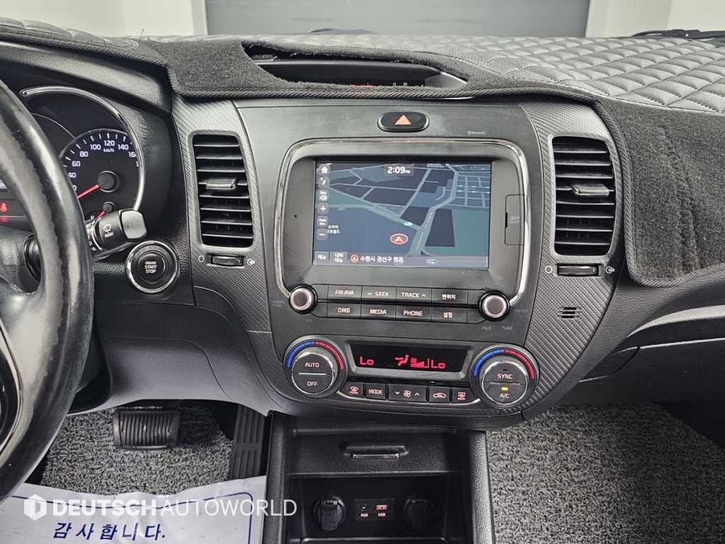 KIA K3 2017 Blanco - Importación desde Corea - HF Imports Iquique - Foto 14