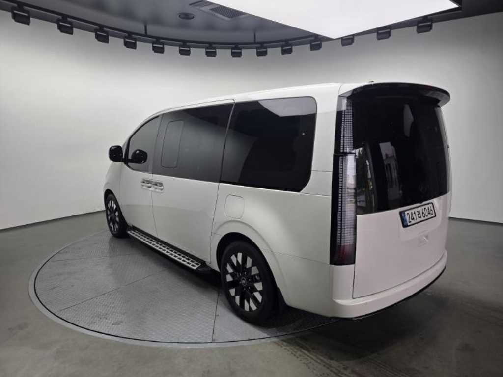 HYUNDAI Staria - Vista 4