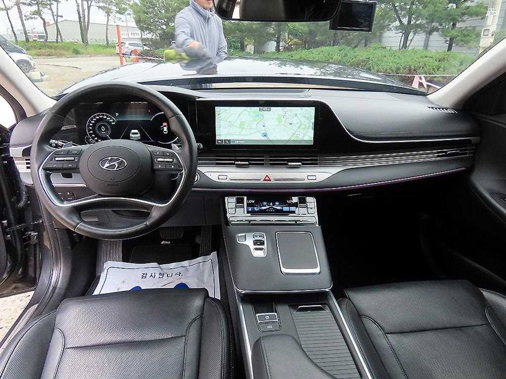 HYUNDAI Grandeur - Vista 7