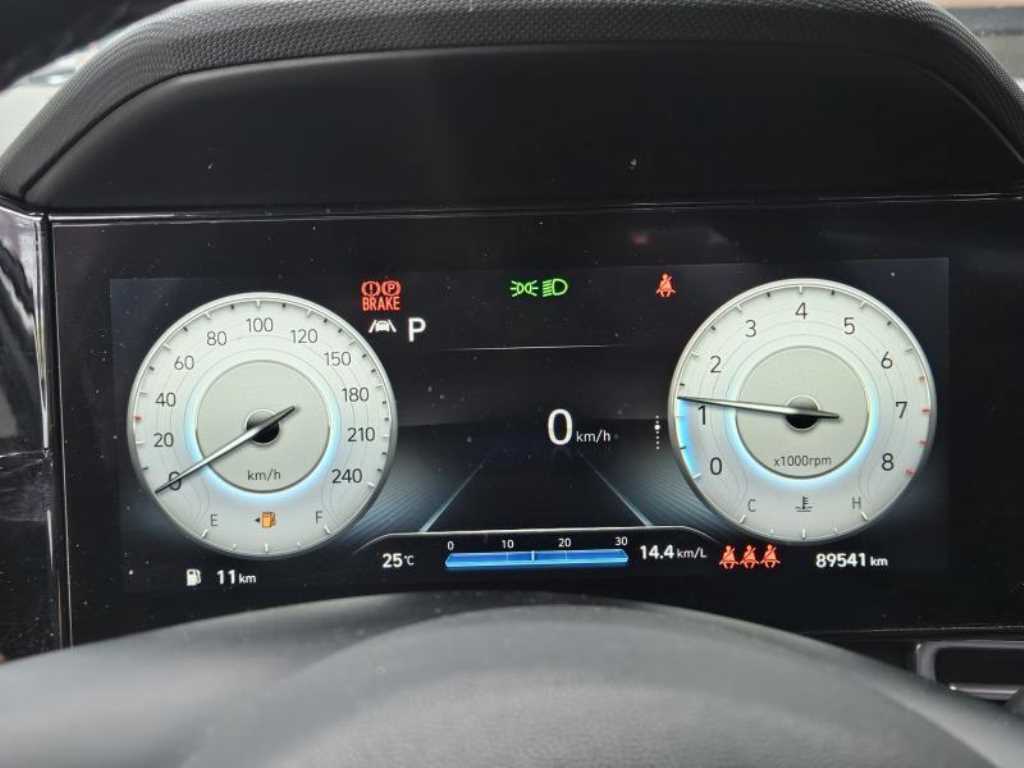 HYUNDAI Avante - Vista 4