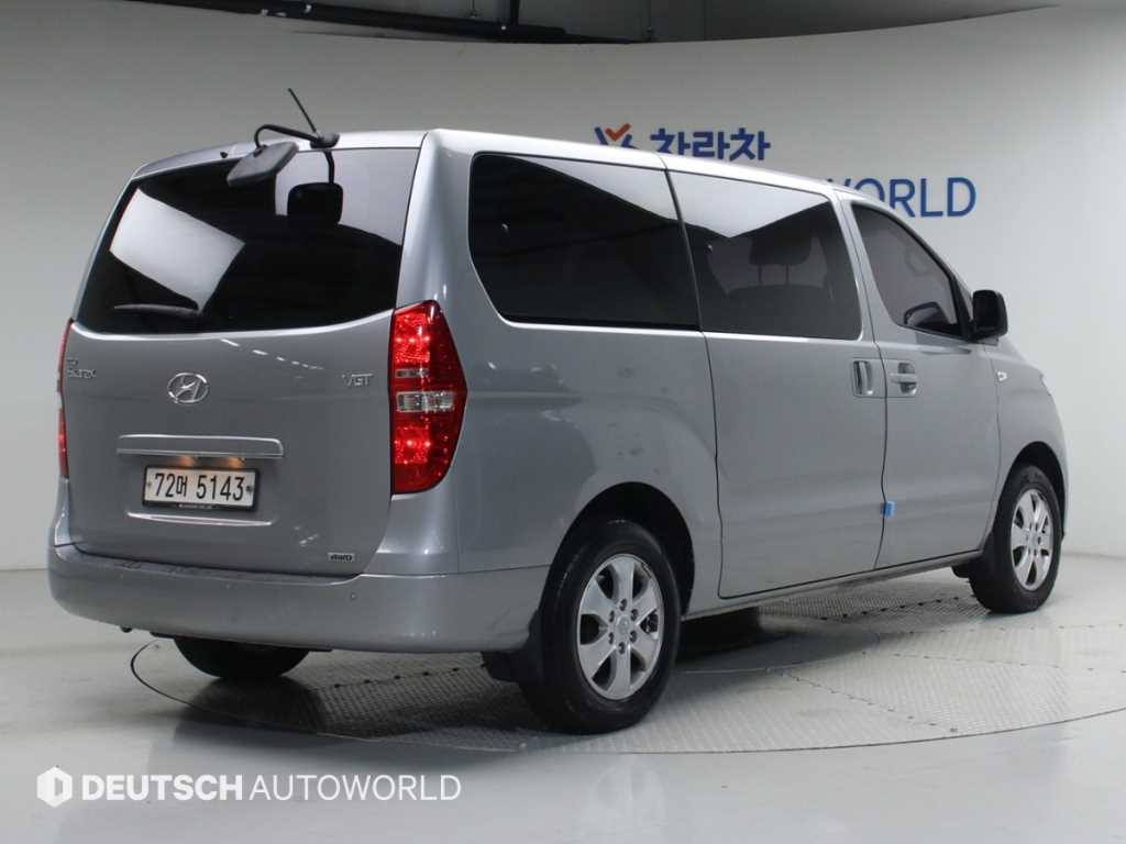 HYUNDAI Starex - Vista 2