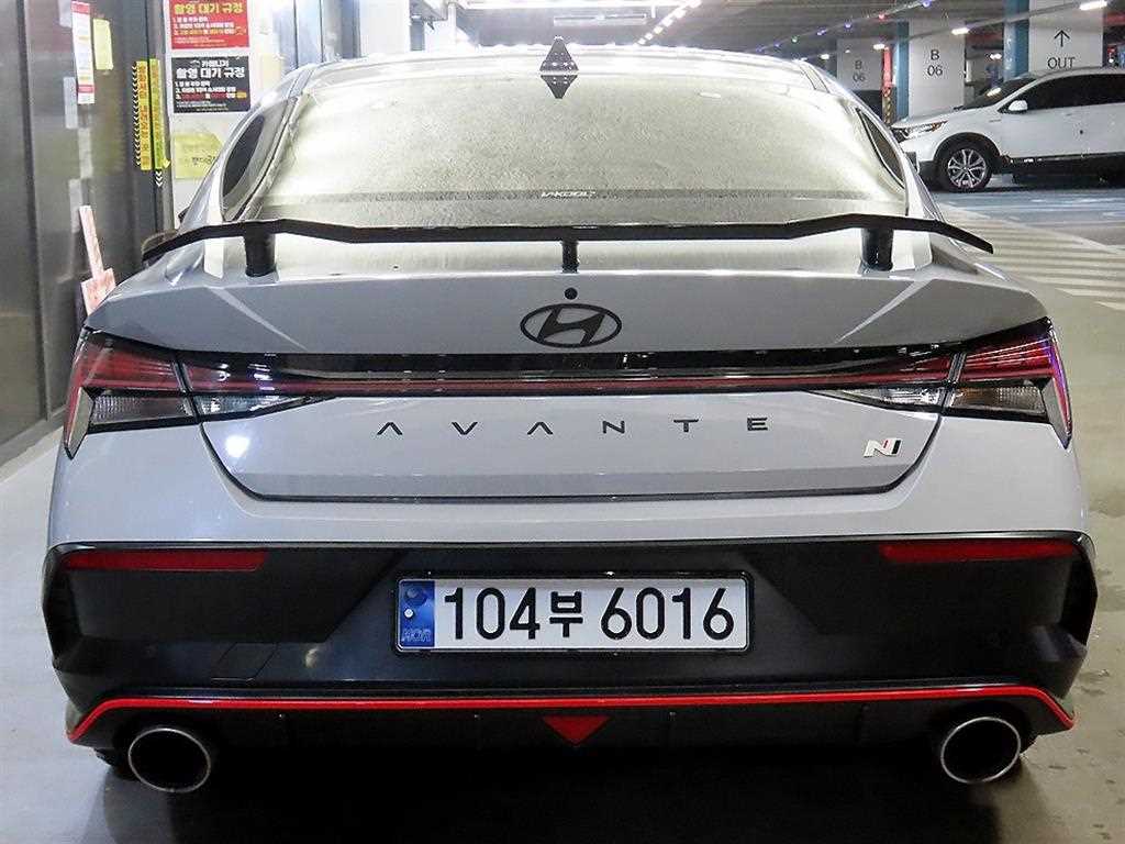 HYUNDAI Avante - Vista 5