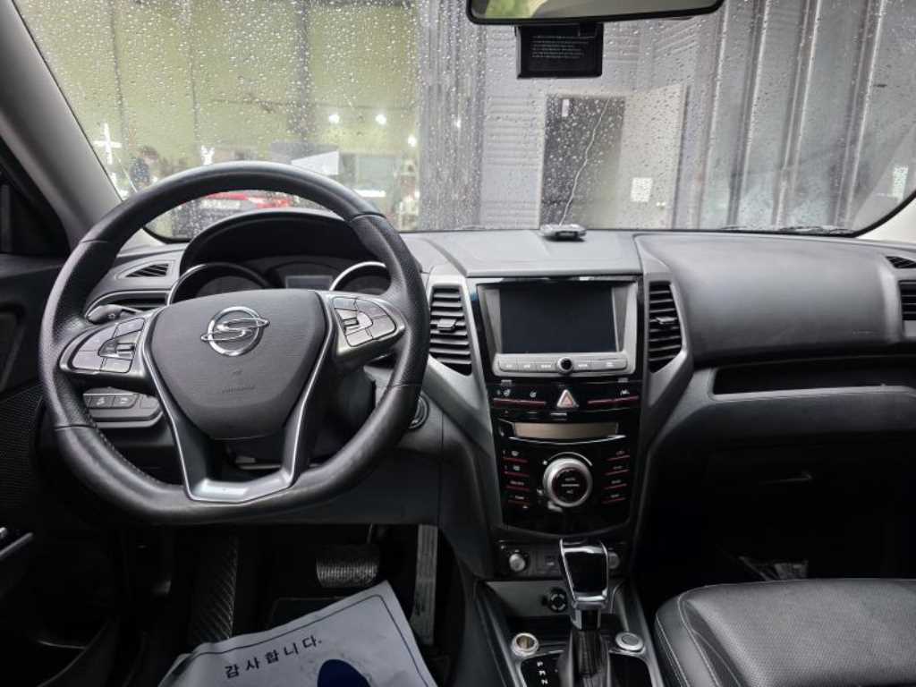 Ssangyong Tivoli - Vista 6