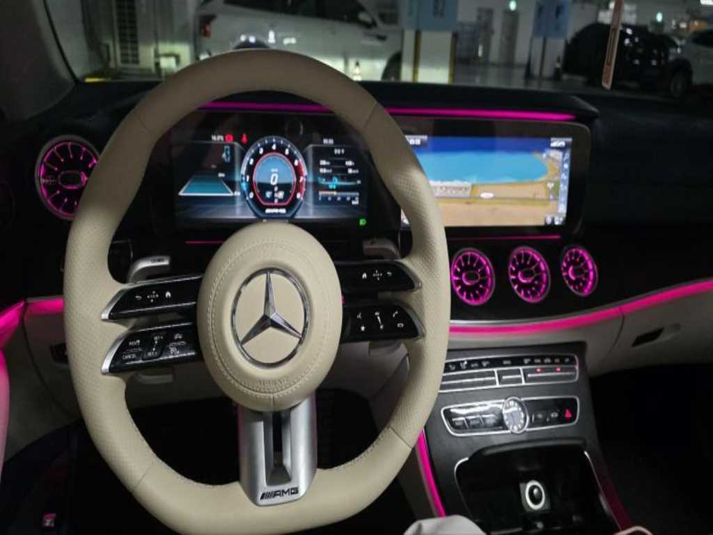 Mercedes Benz E class - Vista 4