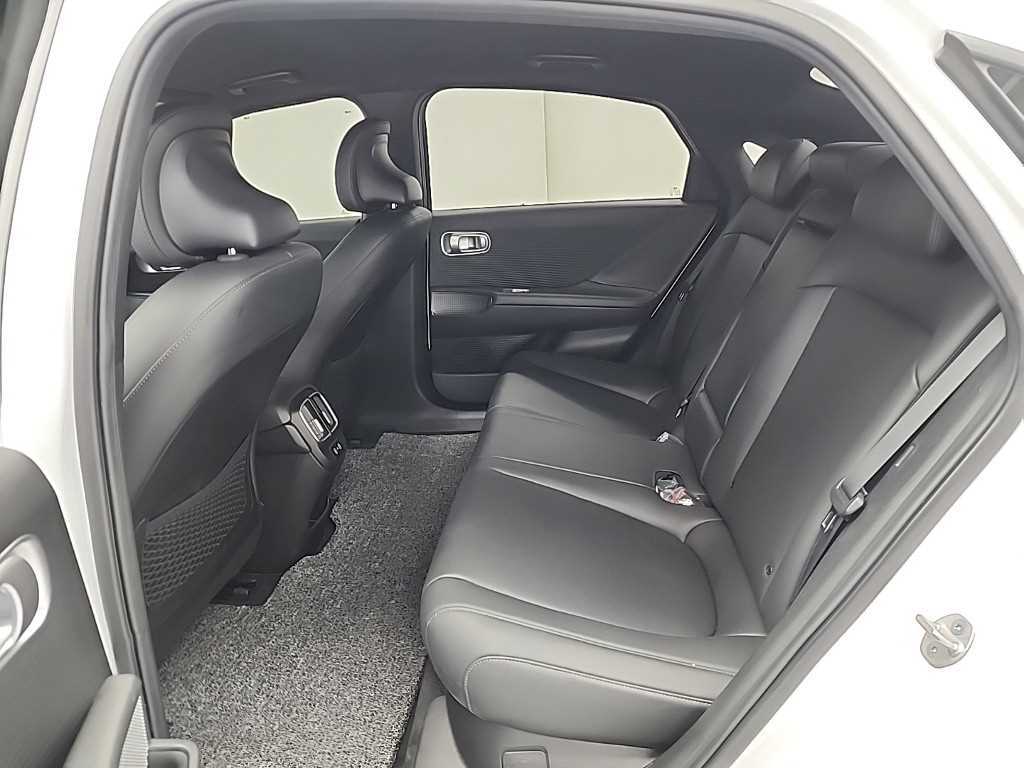 HYUNDAI Ioniq 6 - Vista 12