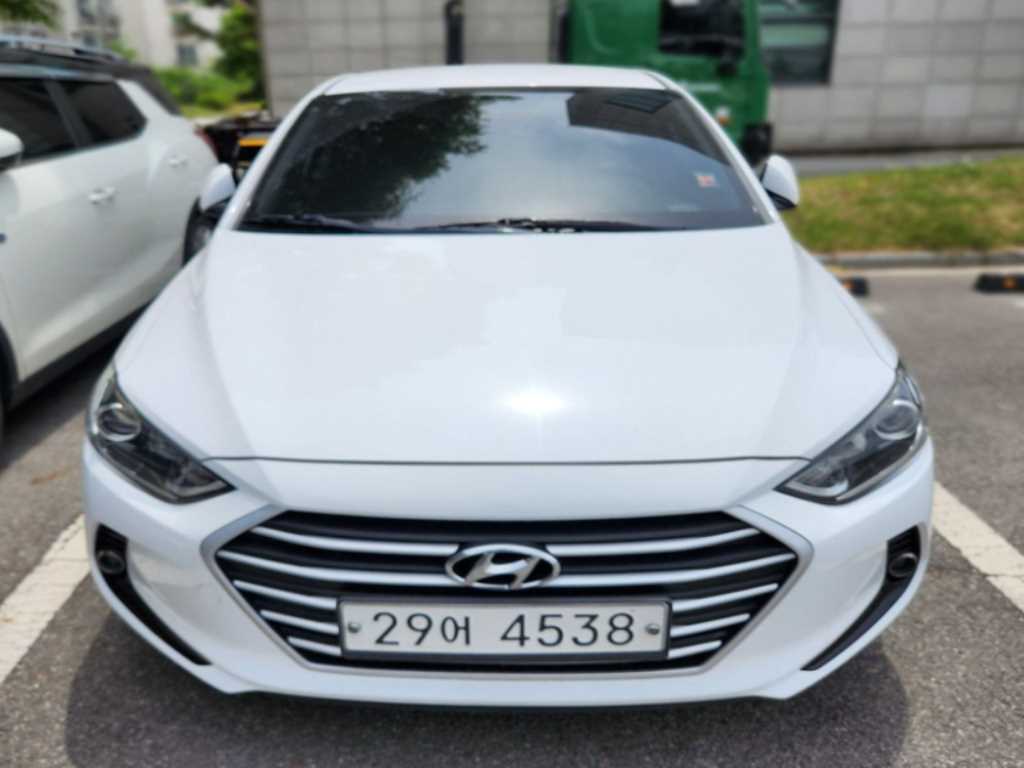 HYUNDAI Avante 2018 - Importación desde Corea - HF Imports Iquique - Foto 1