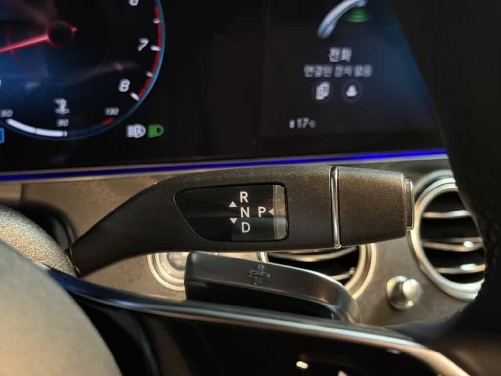 Mercedes Benz E class - Vista 9