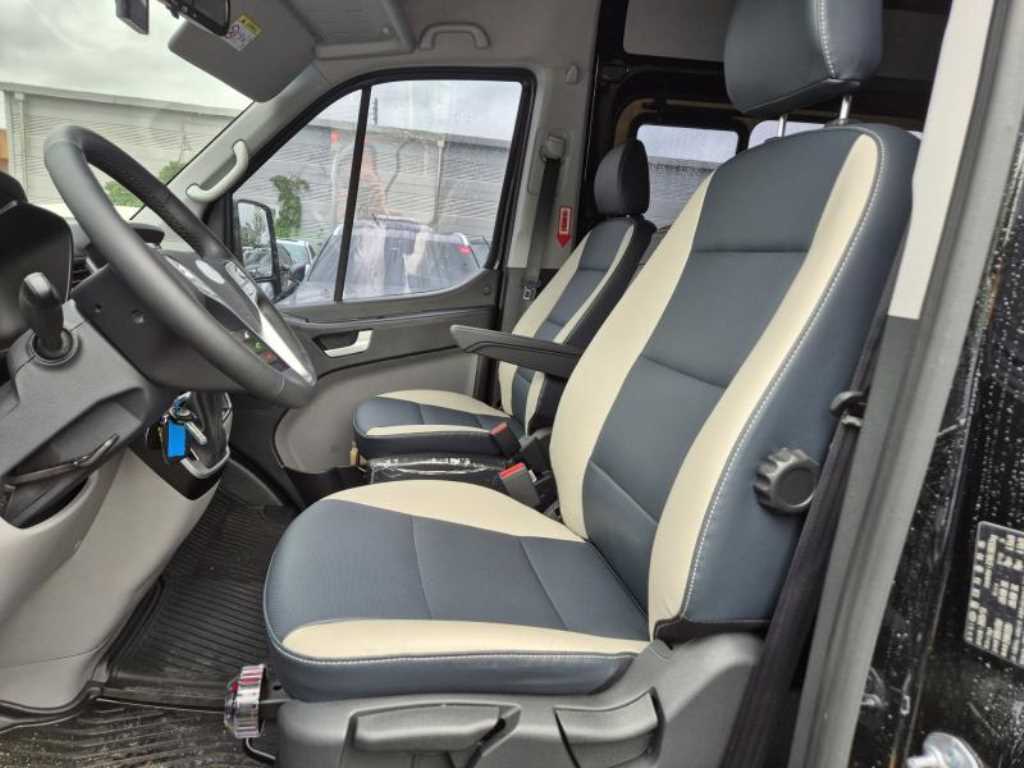 HYUNDAI Solati - Vista 11