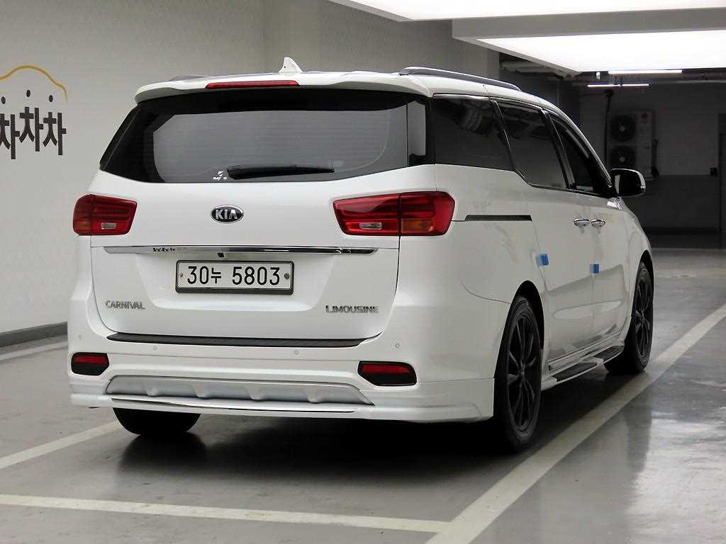 KIA Carnival - Vista 4