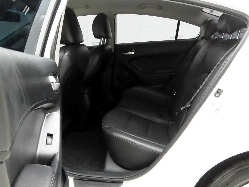 KIA K3 2013 Blanco - Importación desde Corea - HF Imports Iquique - Foto 13