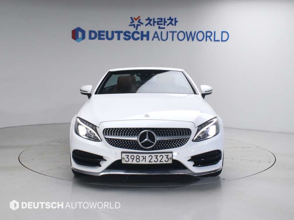 Mercedes Benz C Class - Vista 3