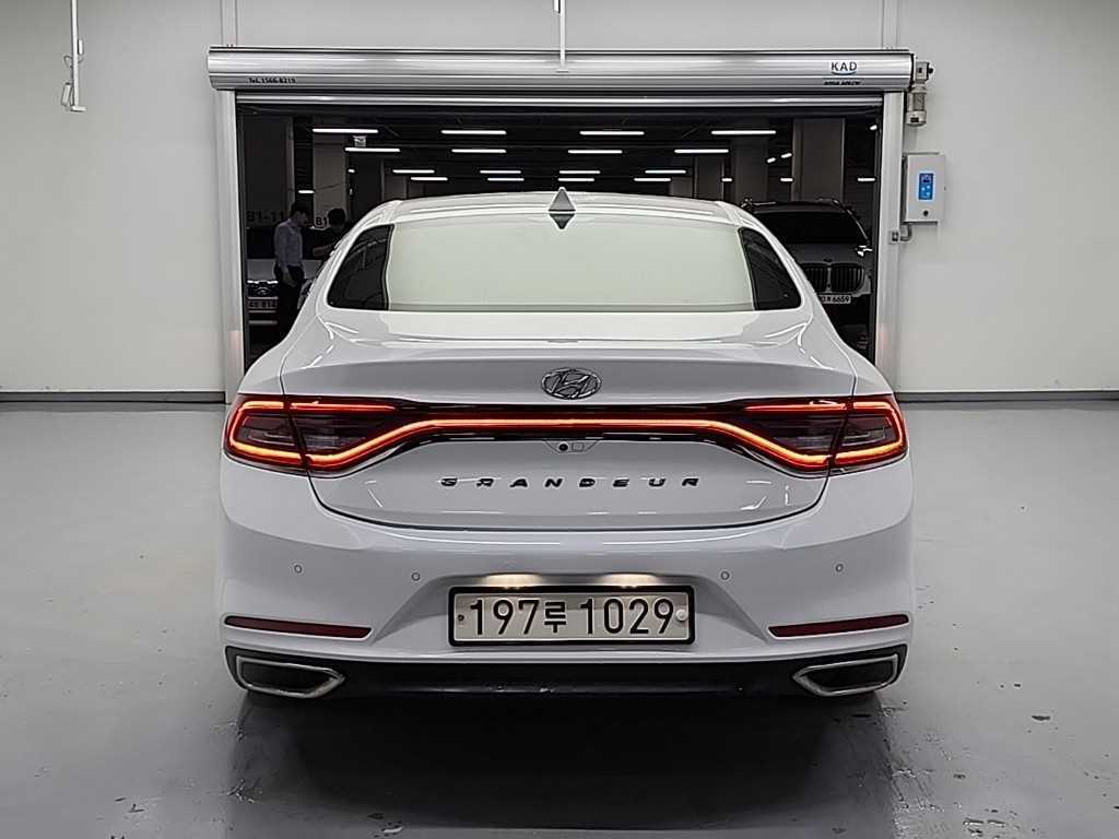 HYUNDAI Grandeur - Vista 3