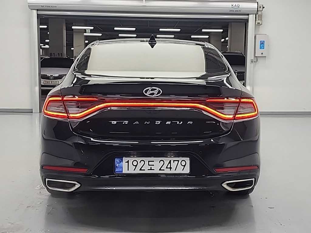 HYUNDAI Grandeur - Vista 3