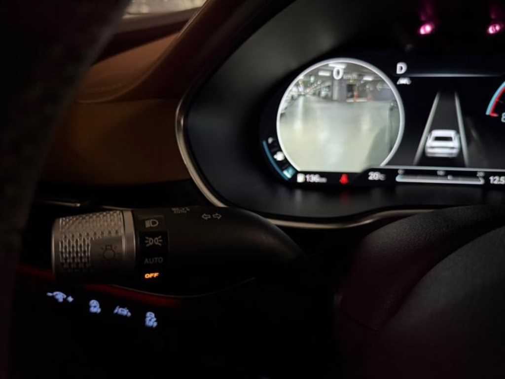 Genesis G80 - Vista 11