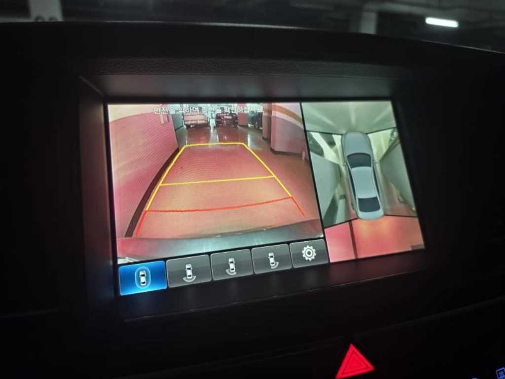 HYUNDAI Genesis - Vista 6