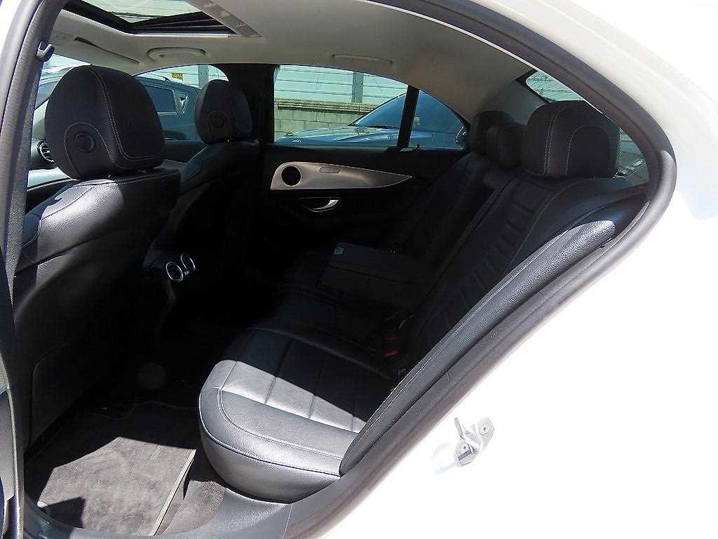 Mercedes Benz E class - Vista 6