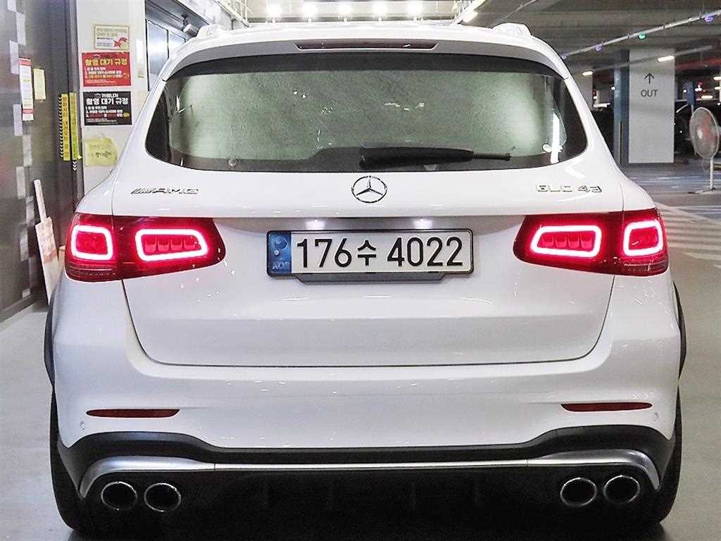 Mercedes Benz GLC Class - Vista 5