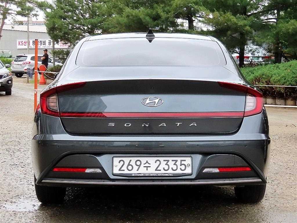 HYUNDAI Sonata - Vista 4