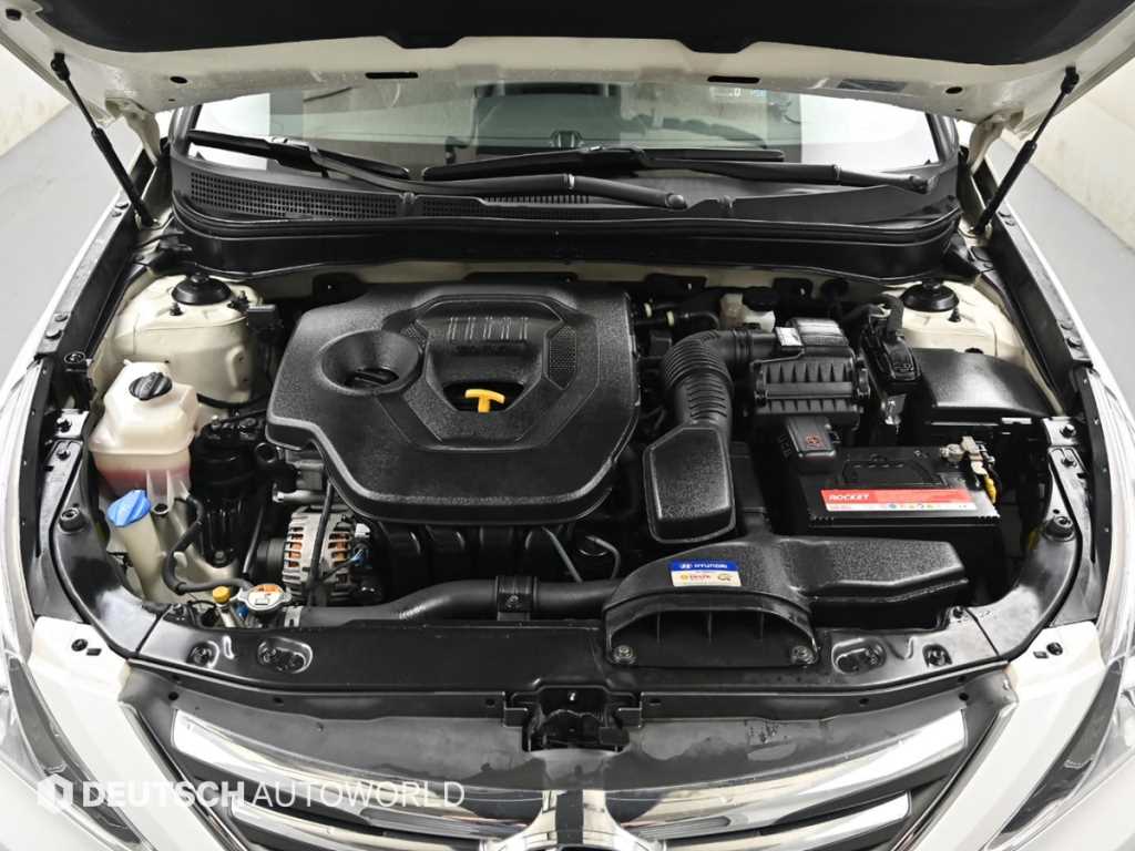 HYUNDAI Sonata - Vista 7