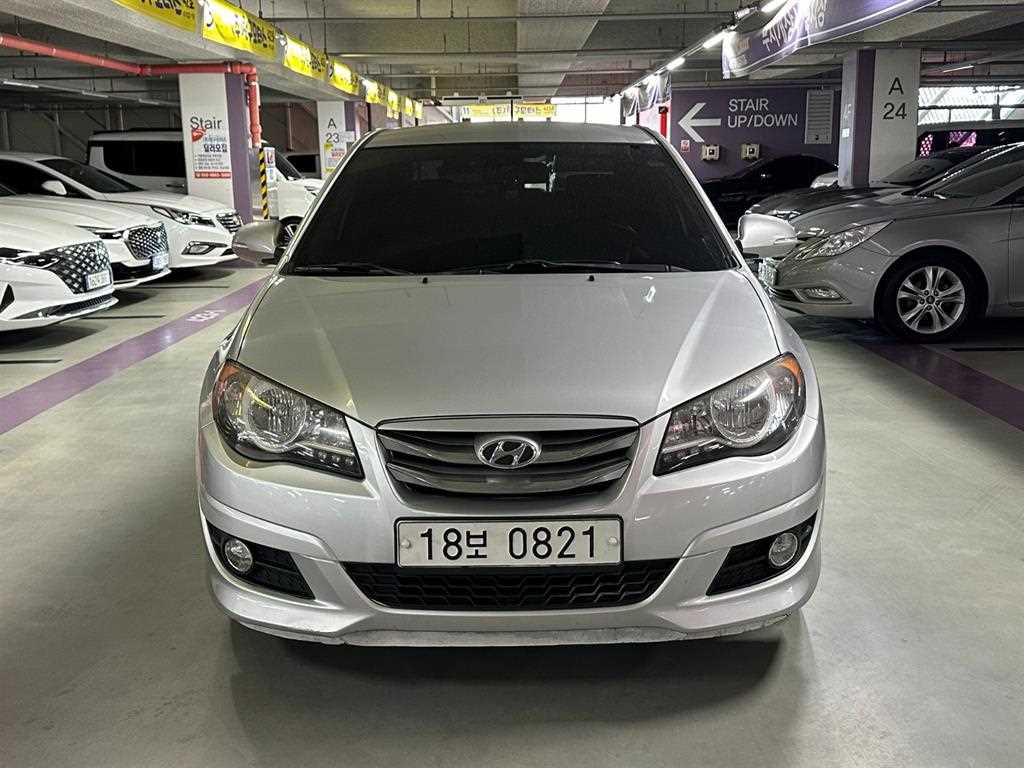 HYUNDAI Avante - Vista 2