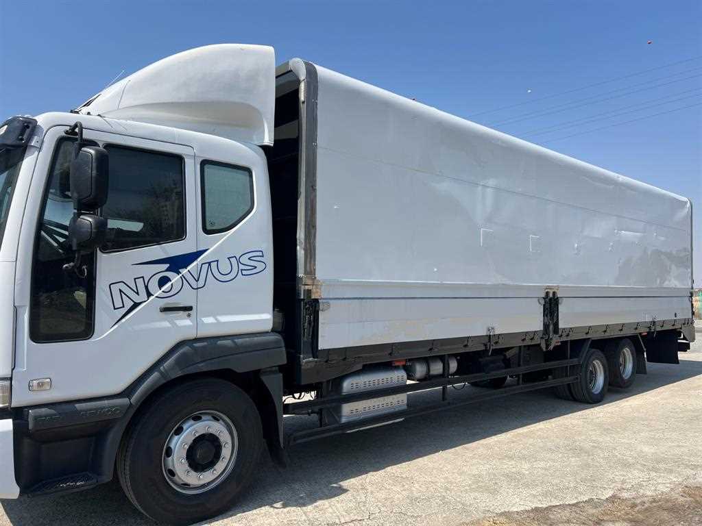medium and large cargo truck - Vista 9