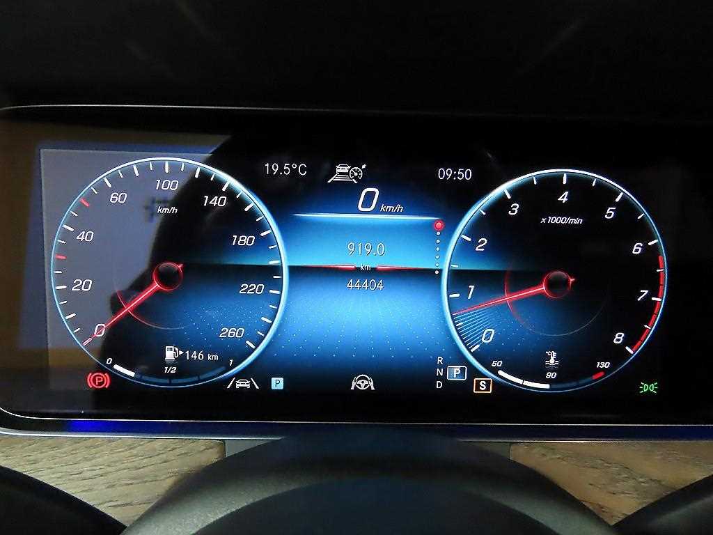 Mercedes Benz E class - Vista 8