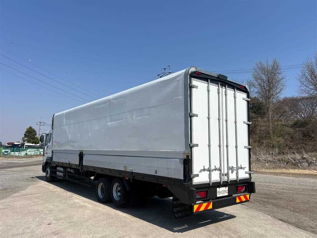 medium and large cargo truck - Vista 3